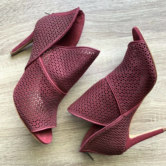 Vince Camuto Vatena Samba Red Suede Open Toe Booties - Picture 2 of 4